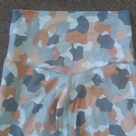 Real me crosswaist legging - Picture 3 of 3